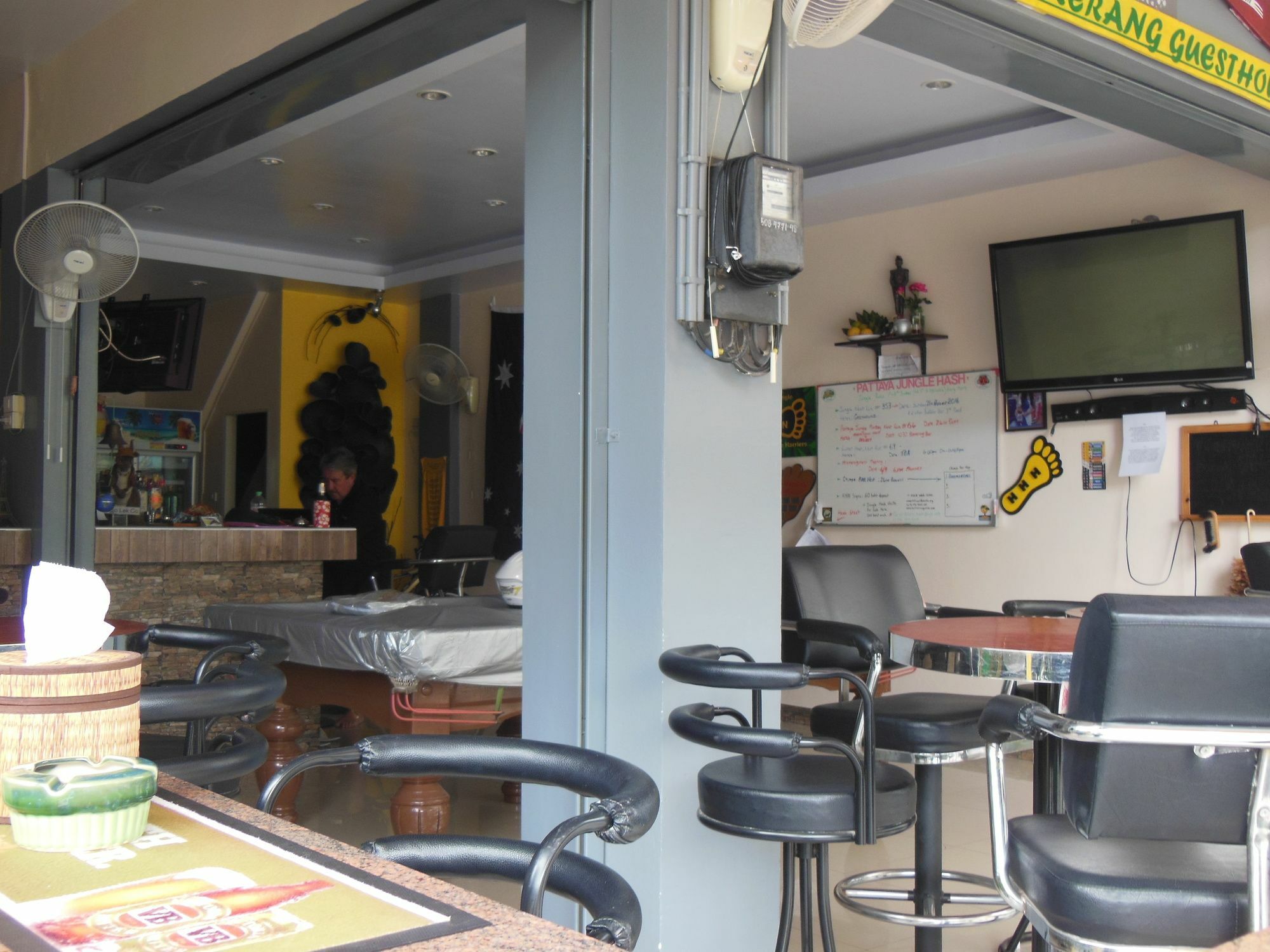 Boomerang Guesthouse And Bar Pattaya Bagian luar foto