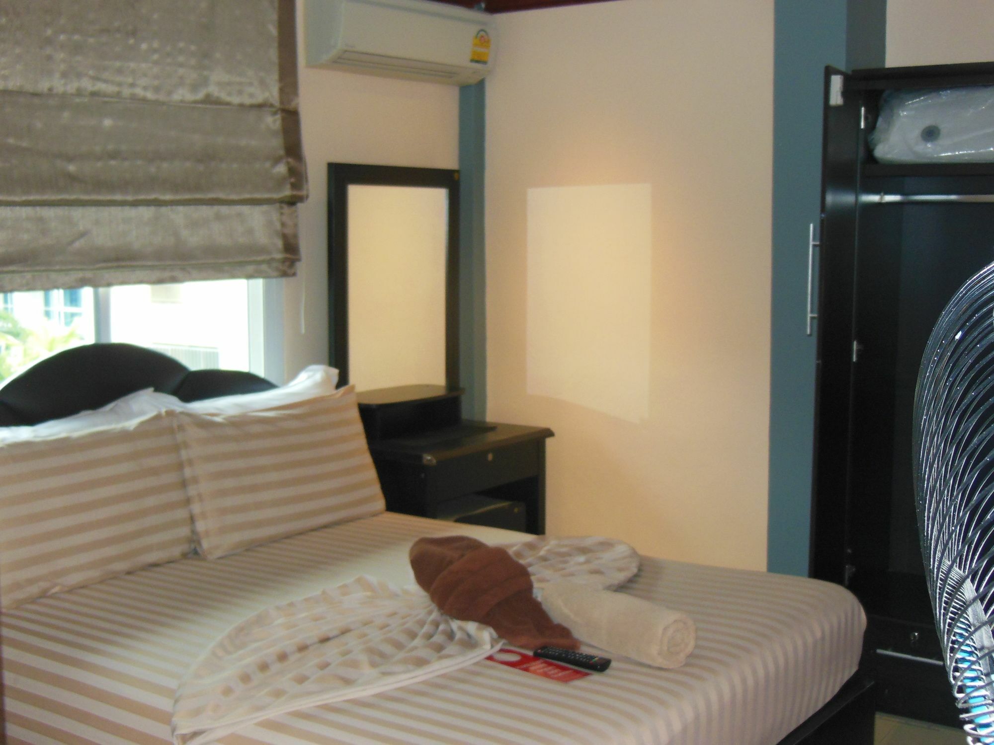 Boomerang Guesthouse And Bar Pattaya Bagian luar foto